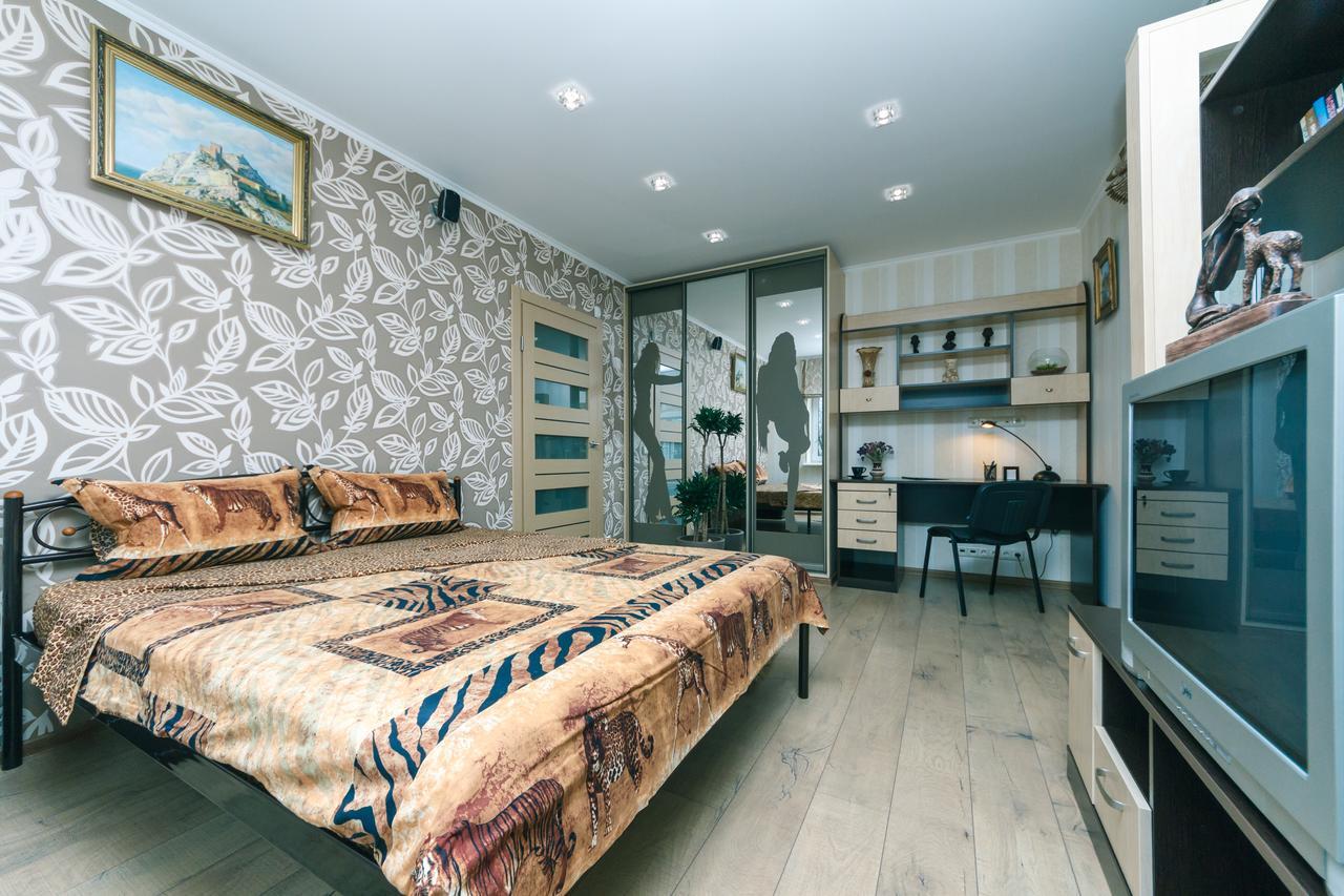 Apartment On Sevastopolska Square Kiev Buitenkant foto