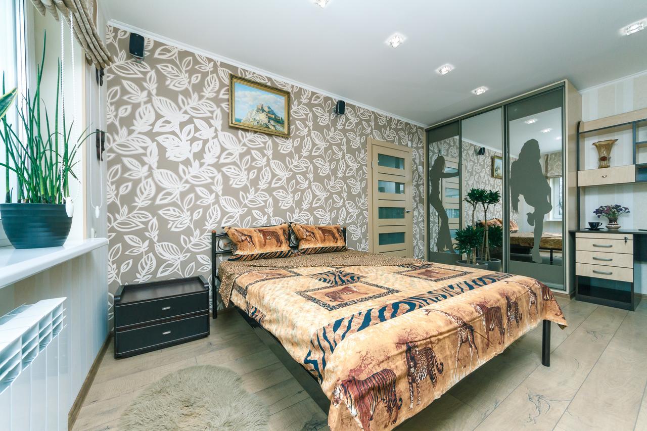 Apartment On Sevastopolska Square Kiev Buitenkant foto